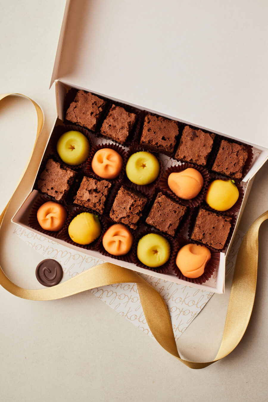 Caja de frutitas de maná y brownies: 20 unidades.