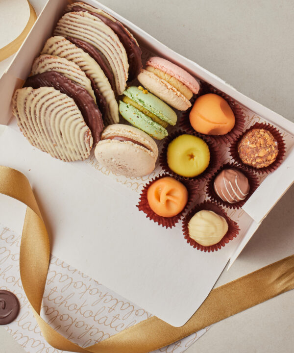 Caja de Dulces Variados: 19 unidades.