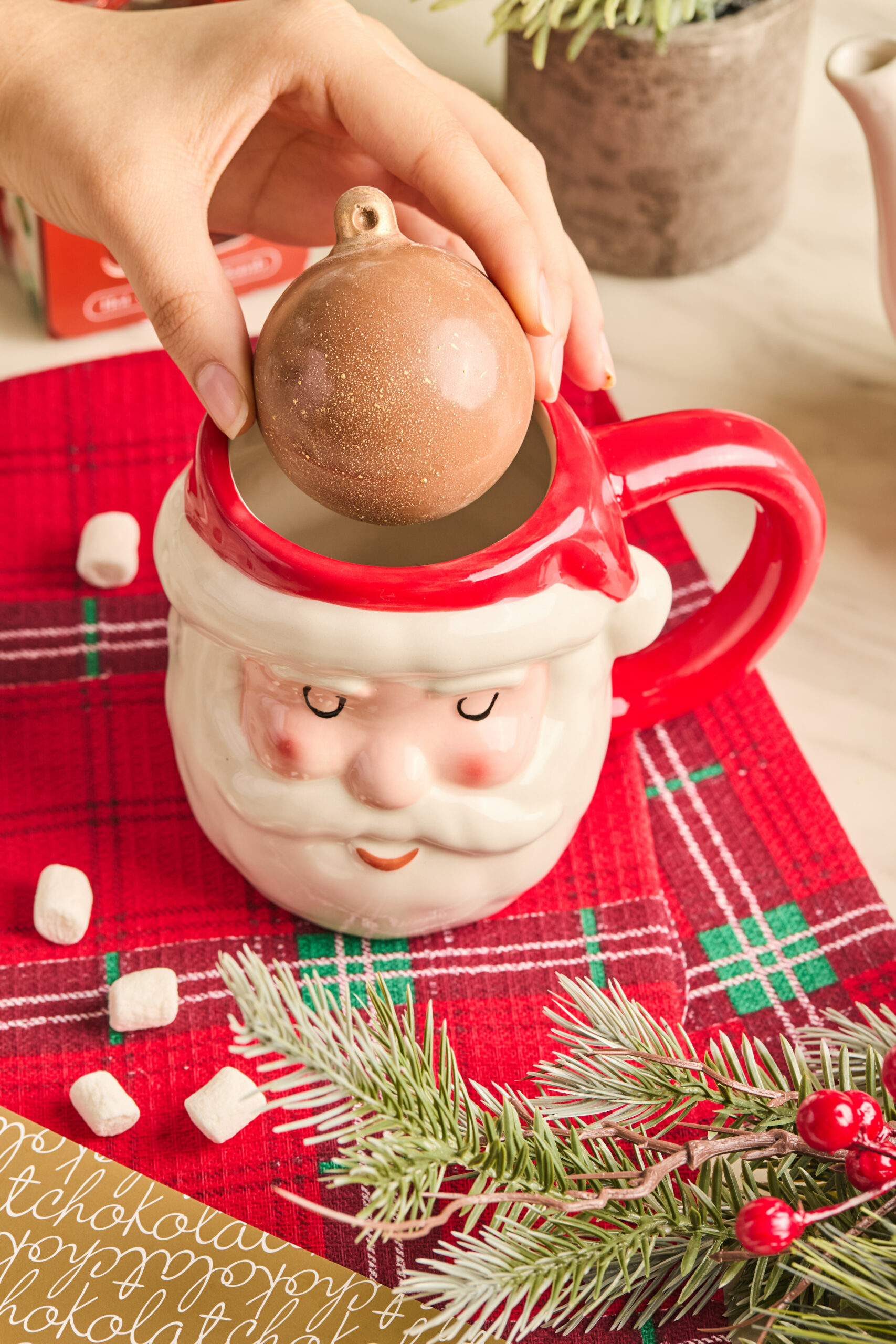 Chokolat-Navidad-187-scaled-1.jpg Hot Chocolate Bombs - Imagen 1